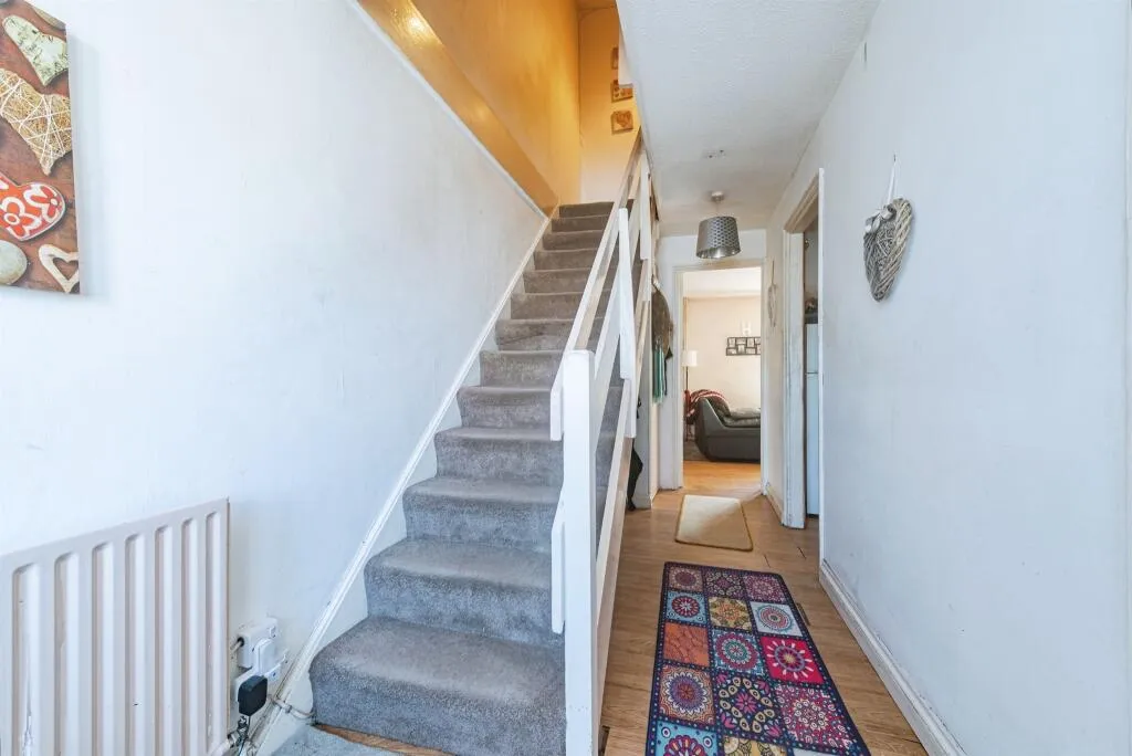 3 bed End of Terrace