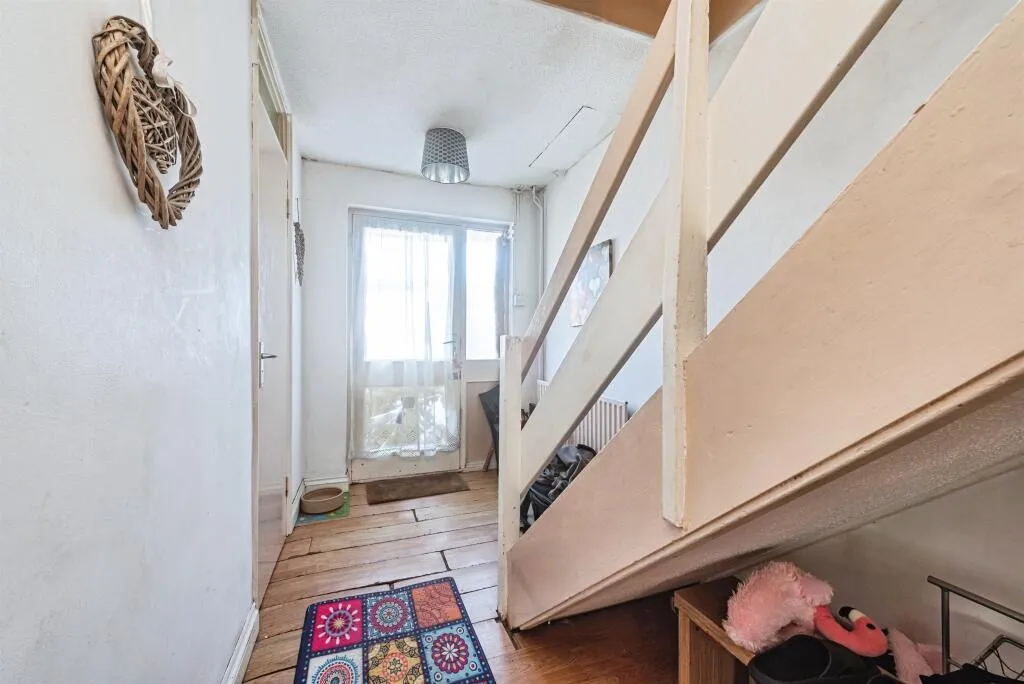 3 bed End of Terrace