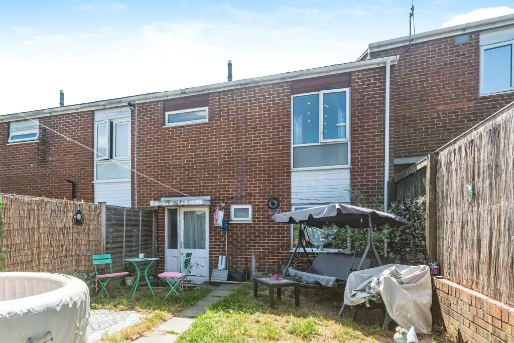 3 bed End of Terrace