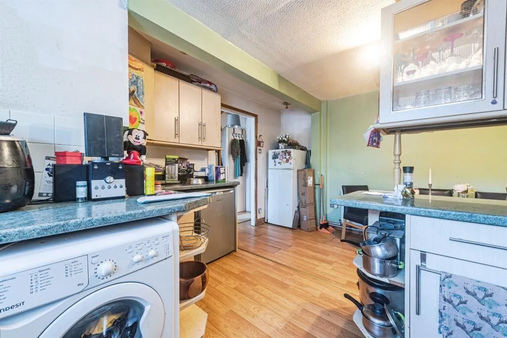 3 bed End of Terrace