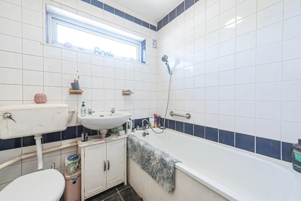 3 bed End of Terrace