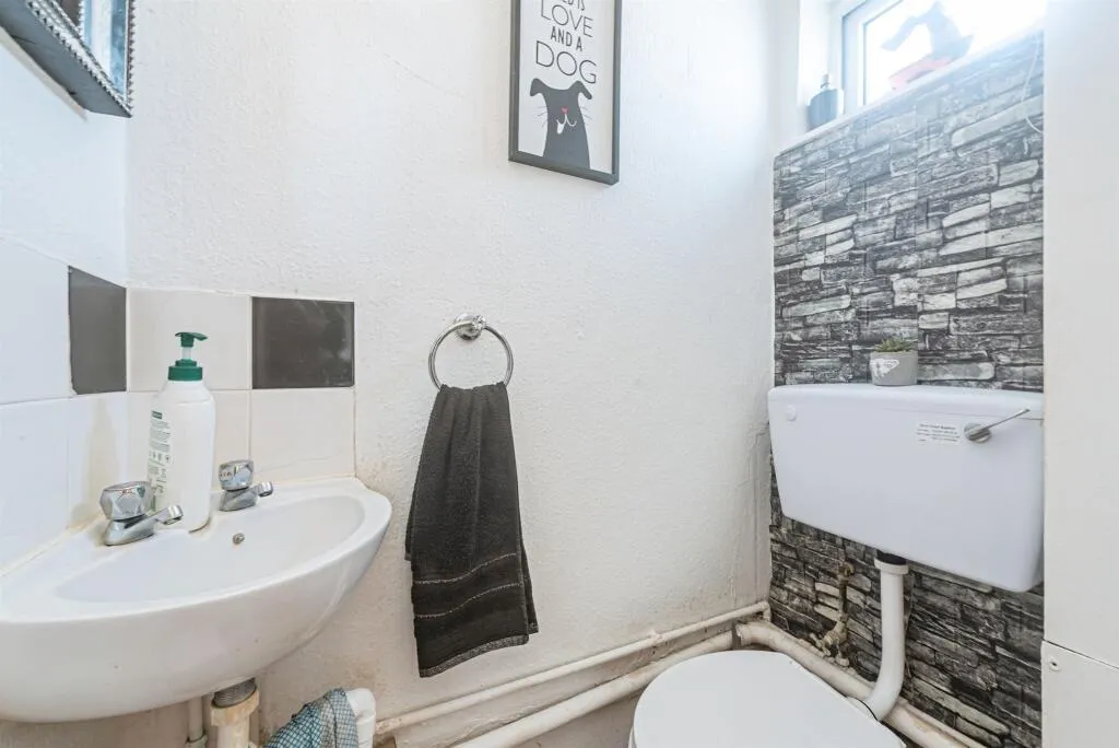 3 bed End of Terrace