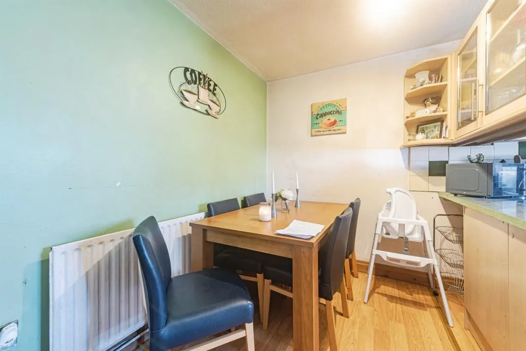 3 bed End of Terrace