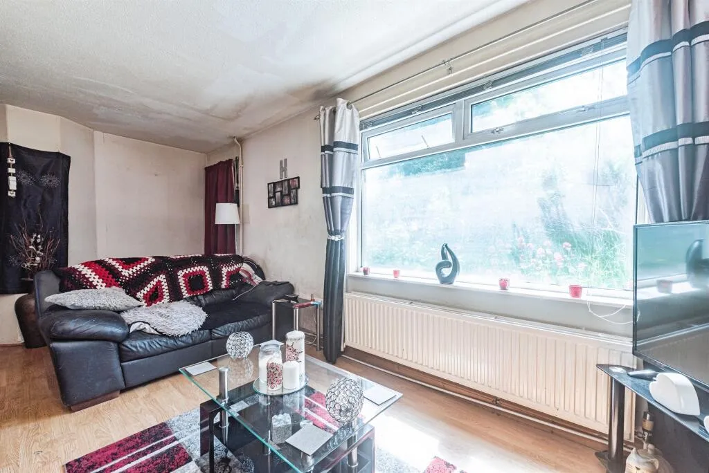 3 bed End of Terrace