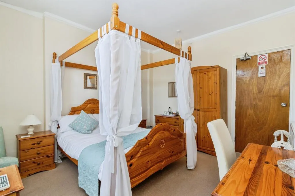 12 bed Semi-Detached