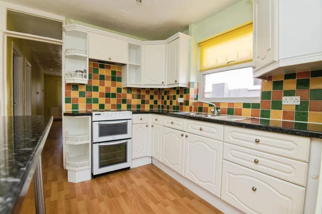 3 bed Semi-Detached Bungalow