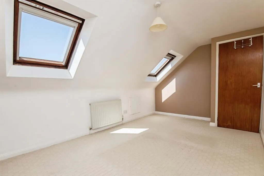 3 bed Semi-Detached Bungalow
