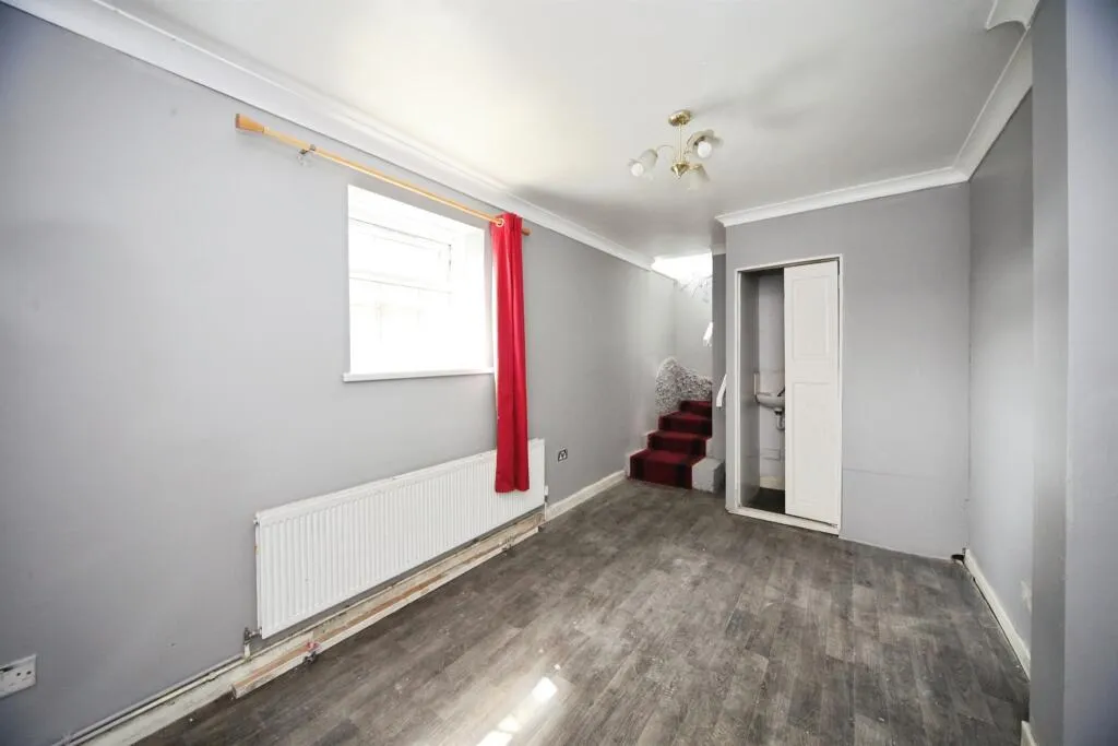 2 bed Maisonette