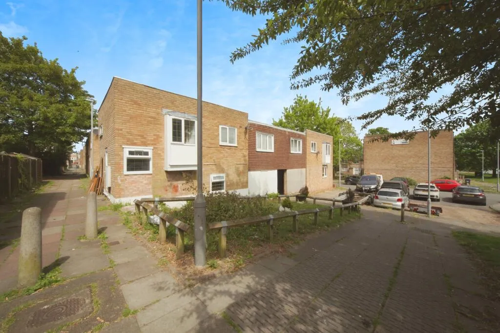 2 bed Maisonette