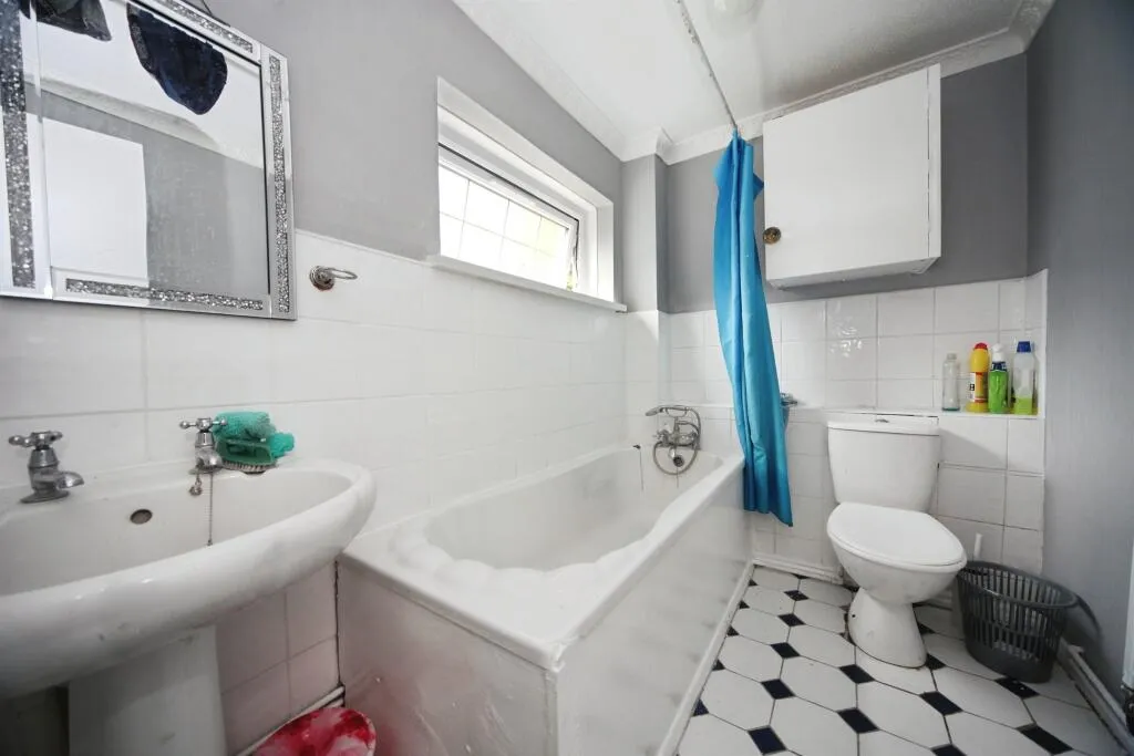 2 bed Maisonette