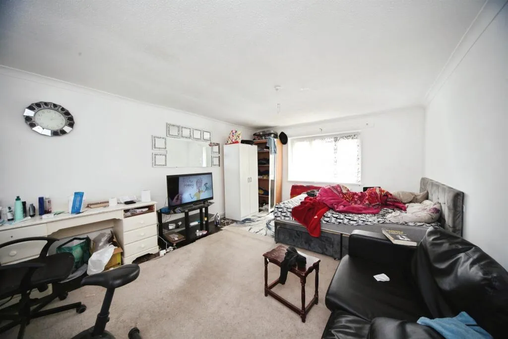 2 bed Maisonette