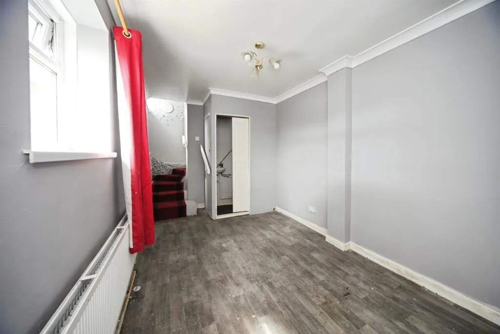 2 bed Maisonette