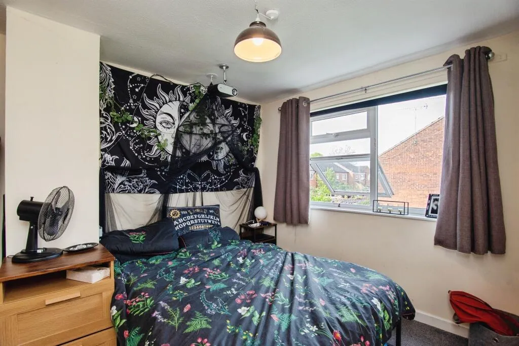 3 bed End of Terrace