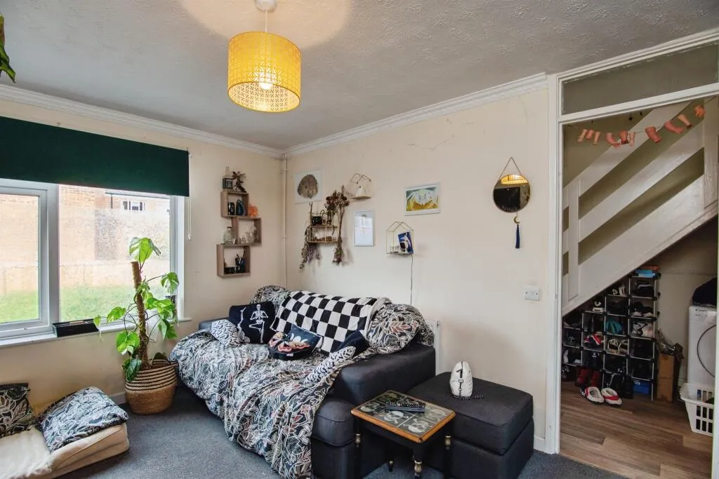 3 bed End of Terrace