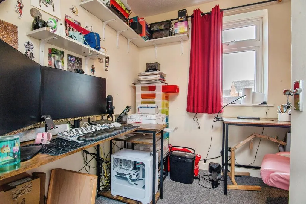3 bed End of Terrace
