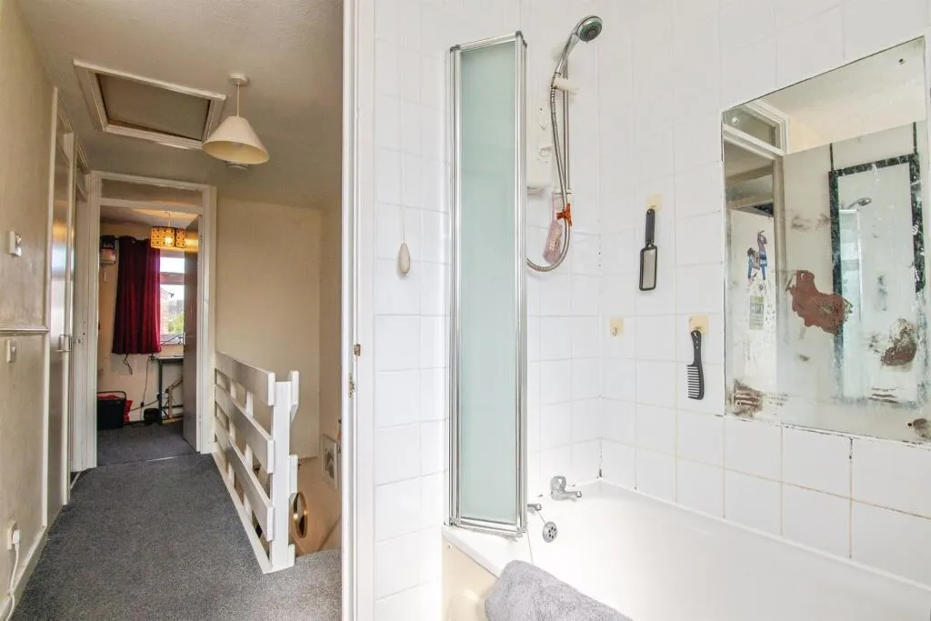 3 bed End of Terrace