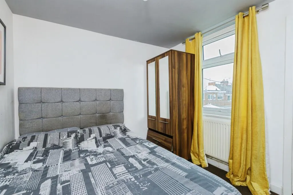 2 bed Semi-Detached