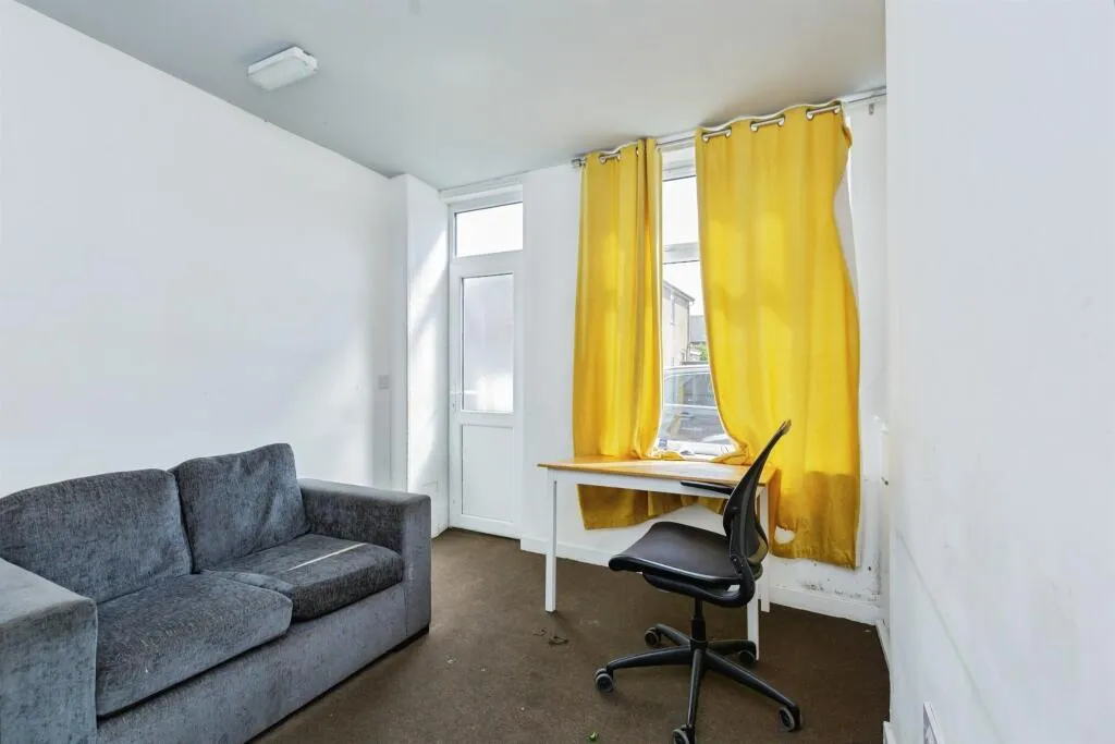2 bed Semi-Detached