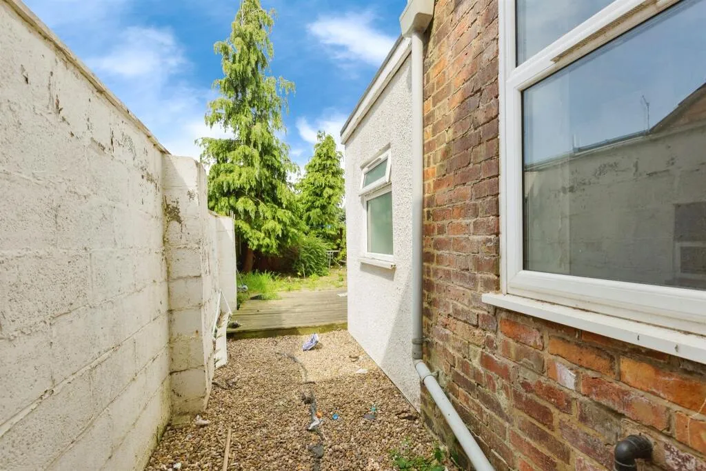 2 bed Semi-Detached