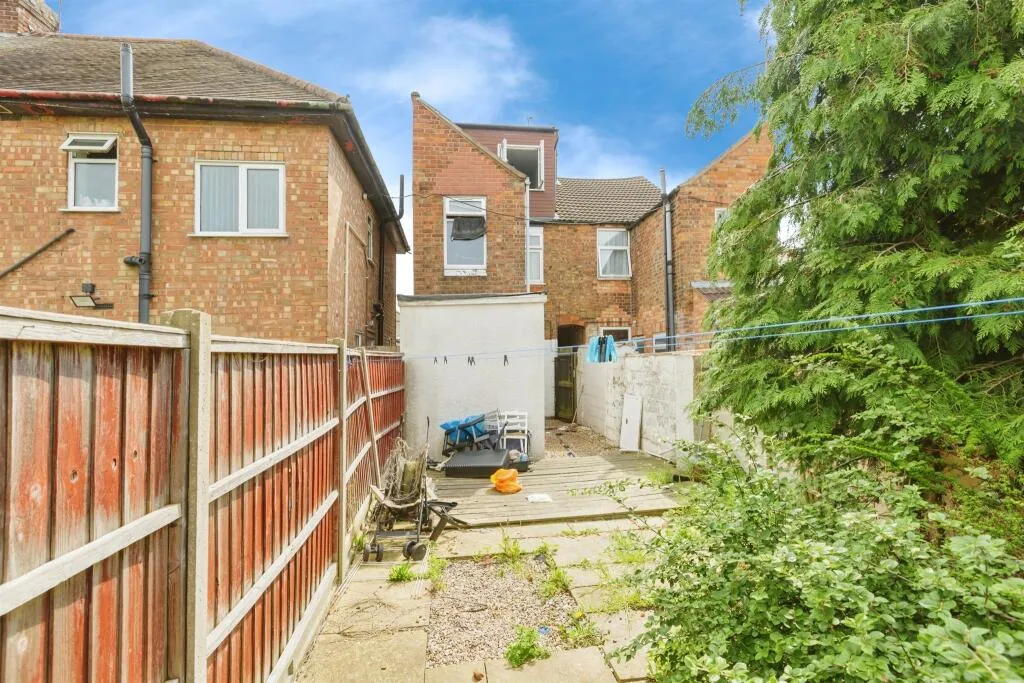 2 bed Semi-Detached