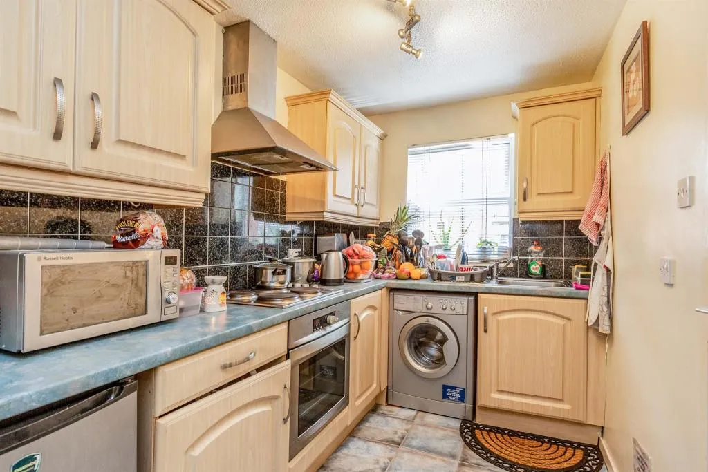 1 bed Ground Flat