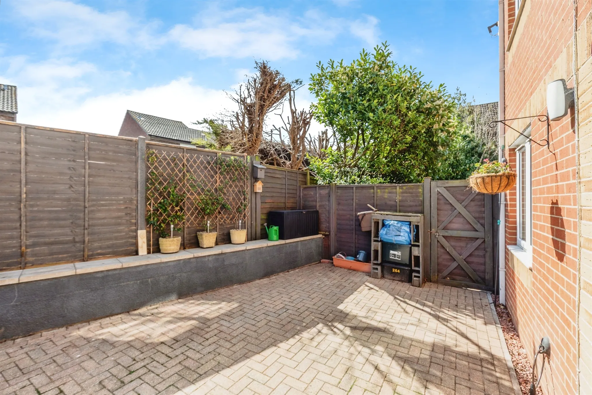 2 bed Maisonette