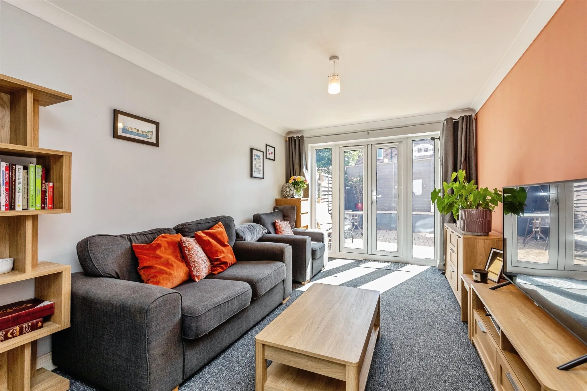2 bed Maisonette