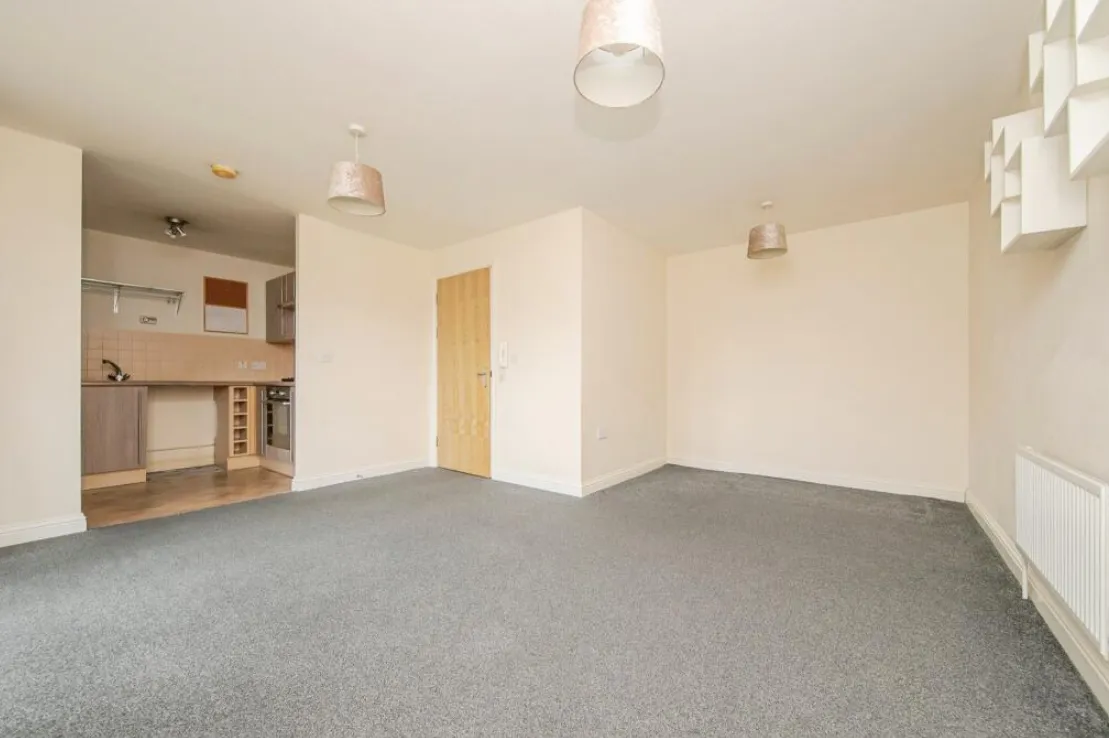 2 bed Ground Flat