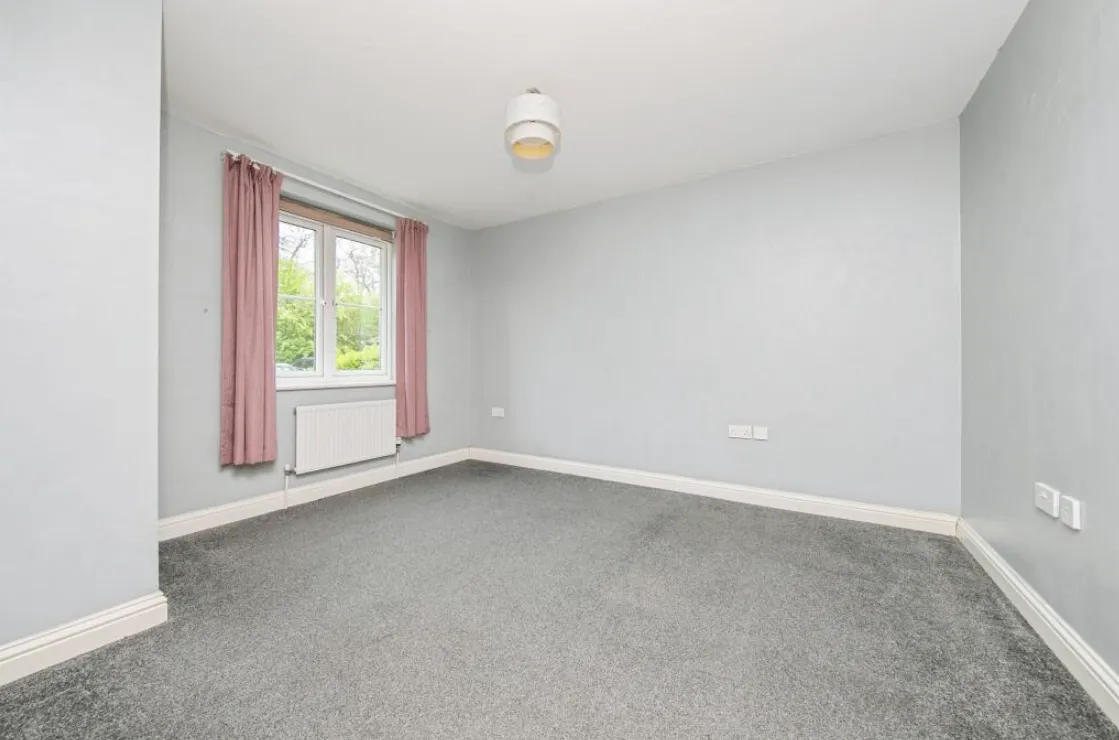 2 bed Ground Flat