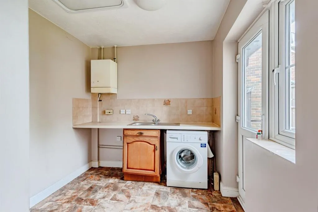 4 bed Detached