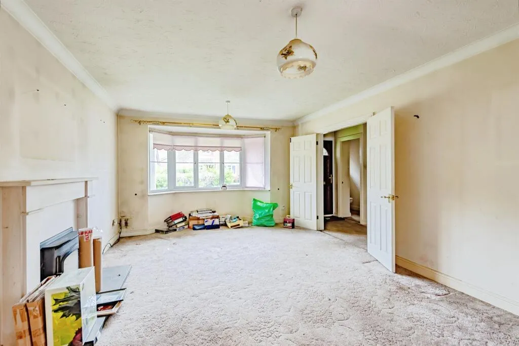 4 bed Detached