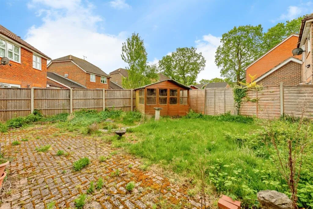 4 bed Detached