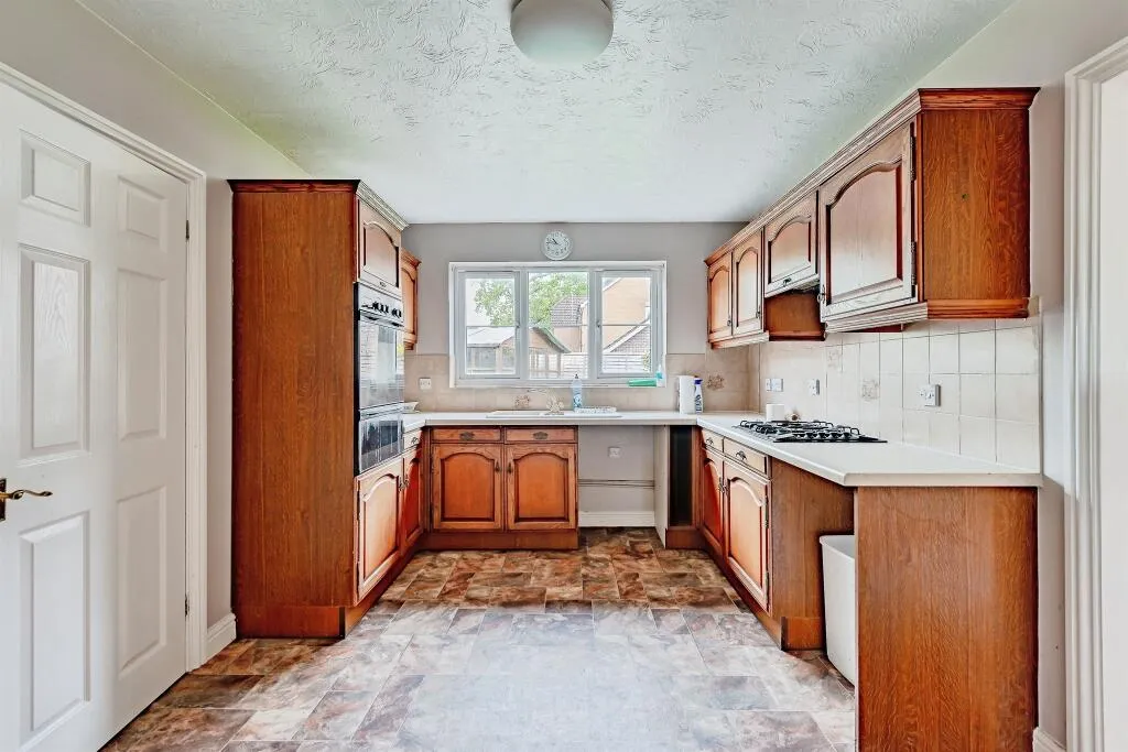 4 bed Detached