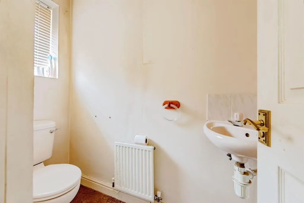 4 bed Detached