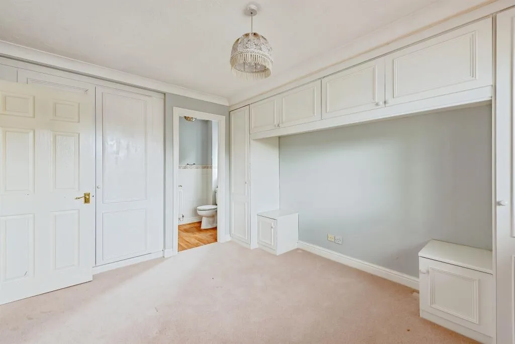 4 bed Detached