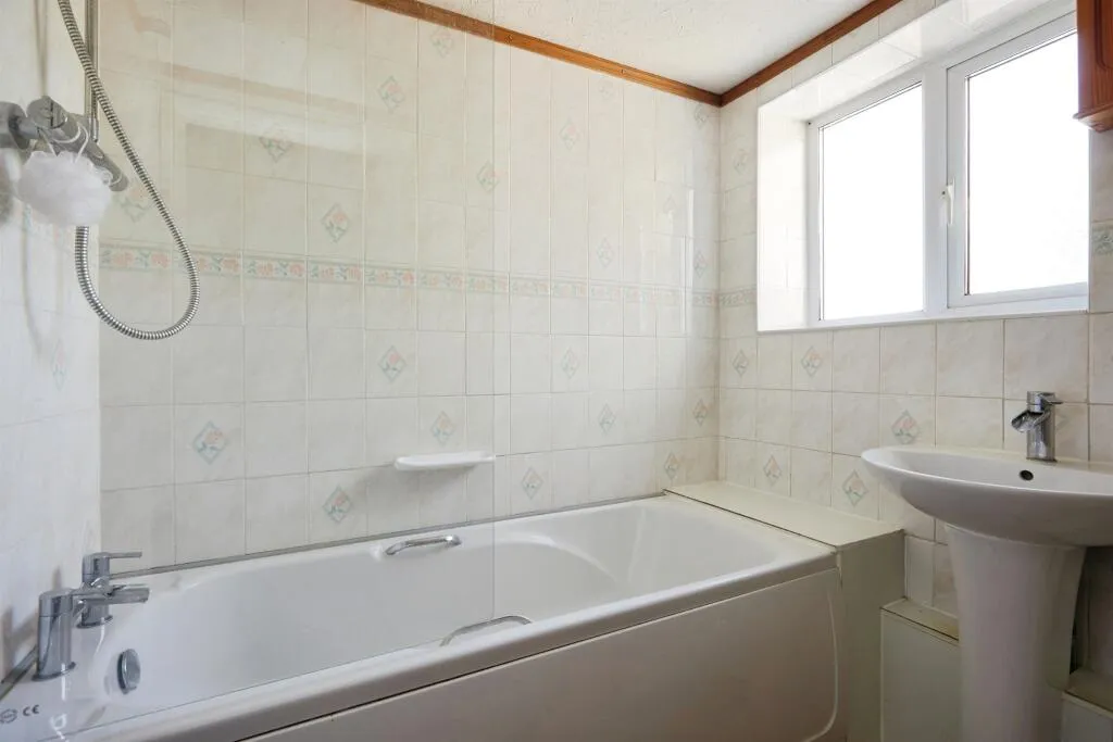 2 bed End of Terrace