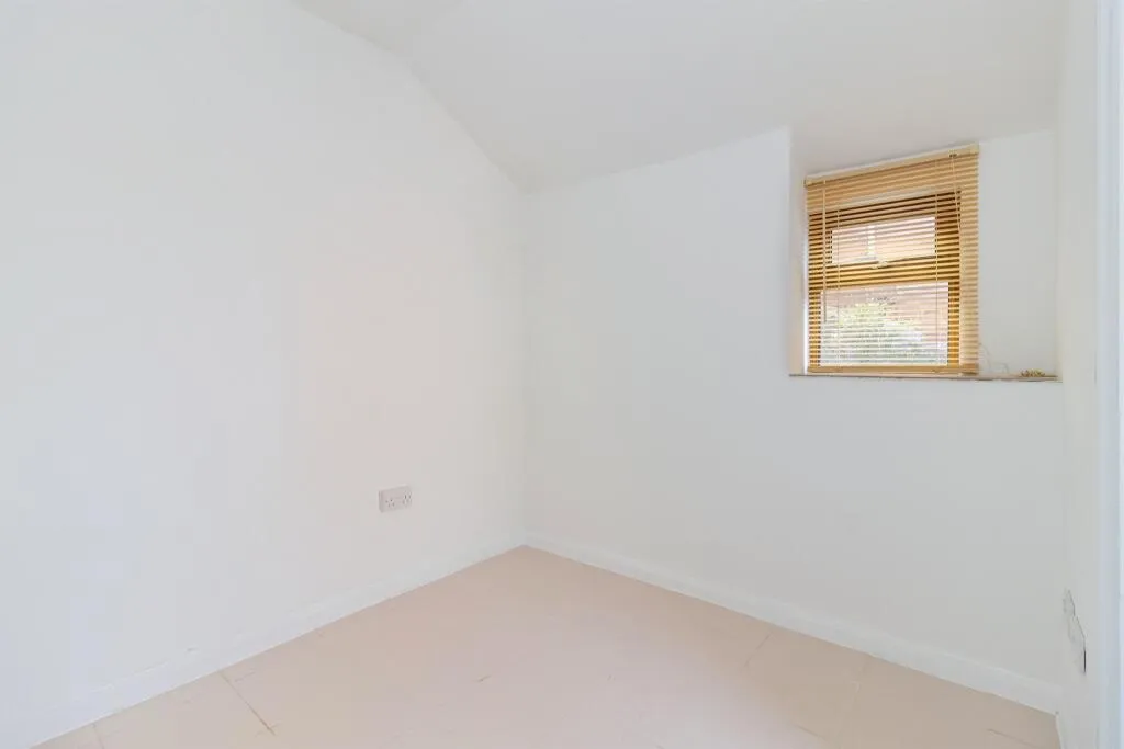 3 bed End of Terrace