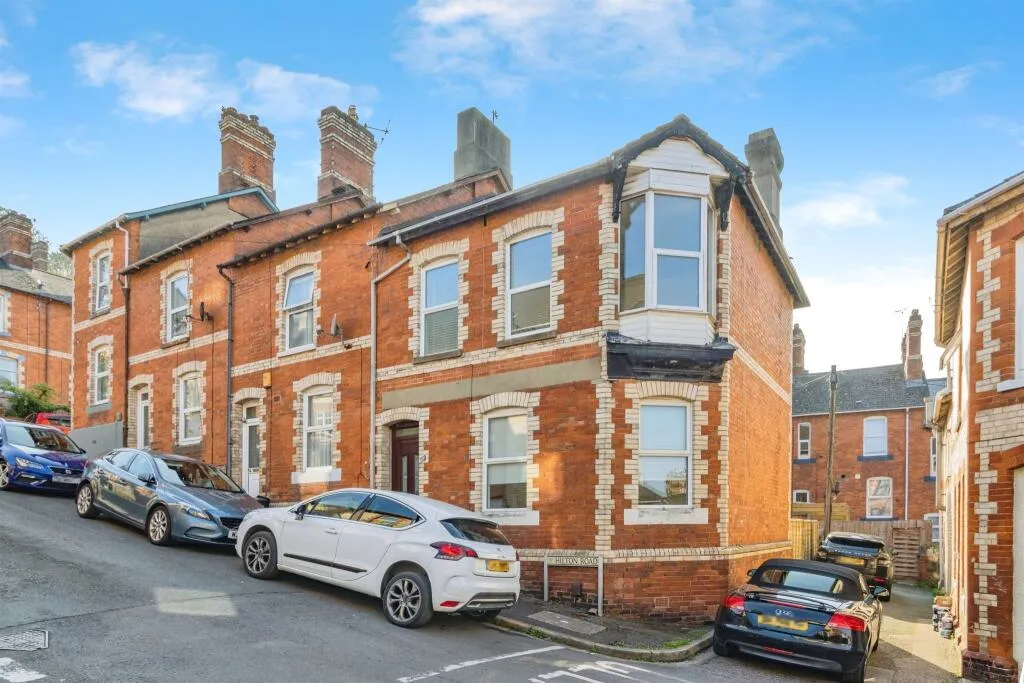 3 bed End of Terrace