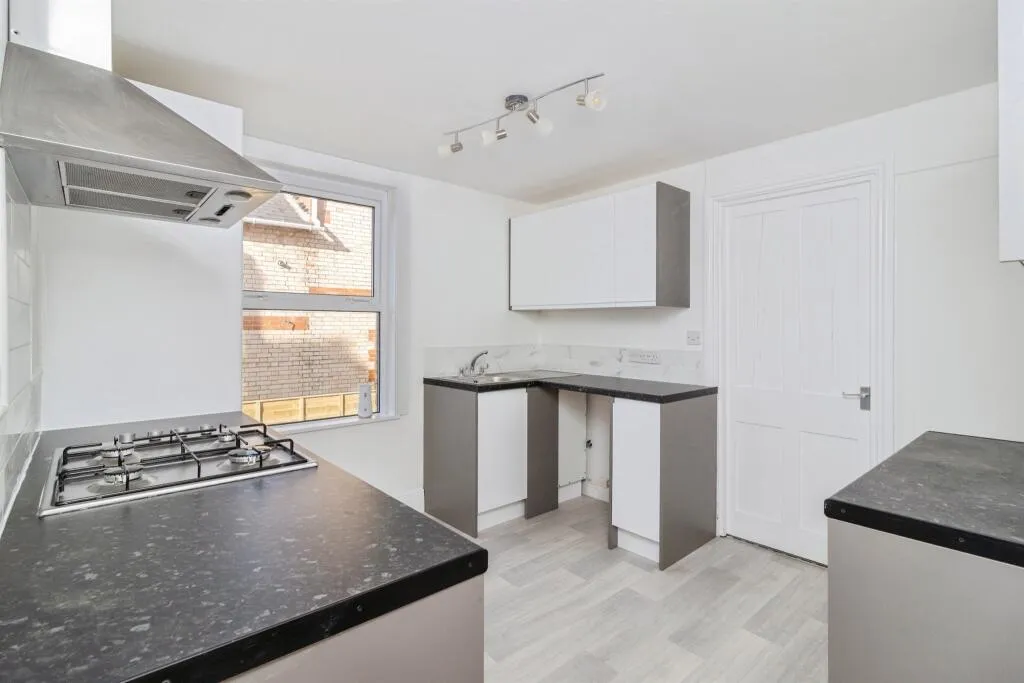 3 bed End of Terrace
