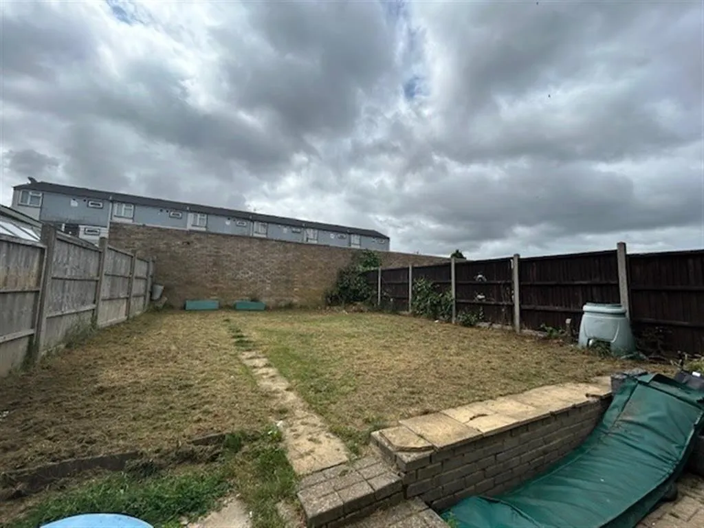 3 bed End of Terrace