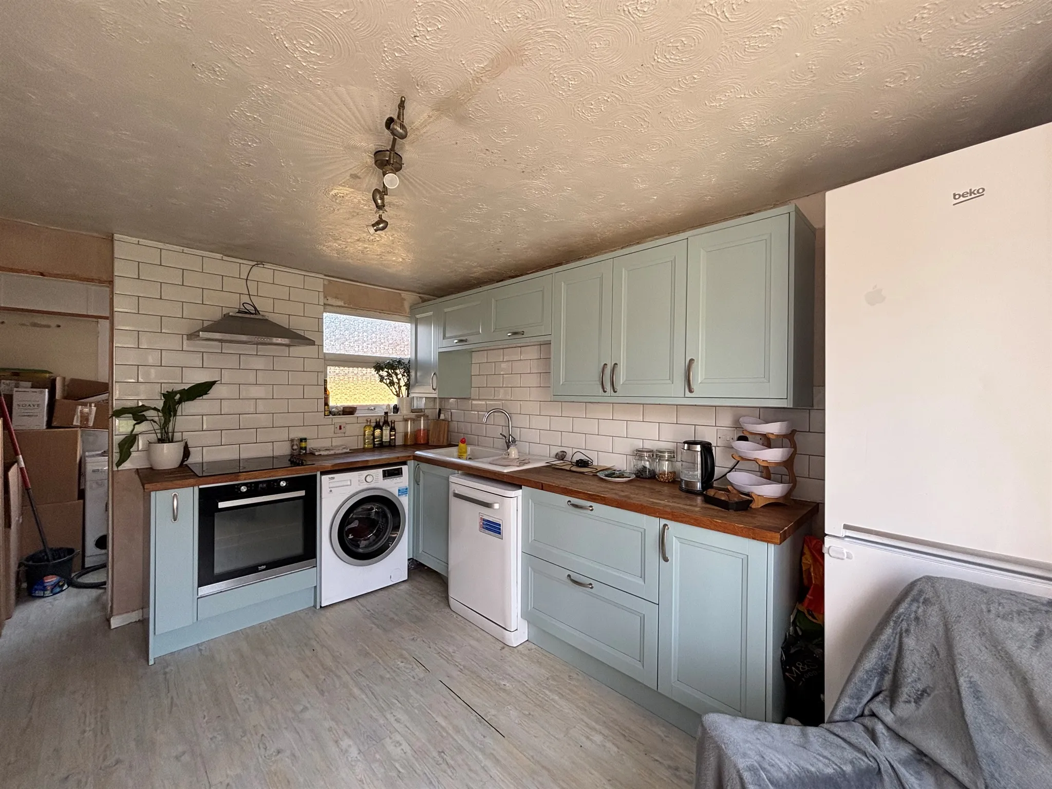 3 bed End of Terrace