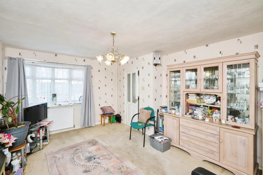 4 bed Semi-Detached