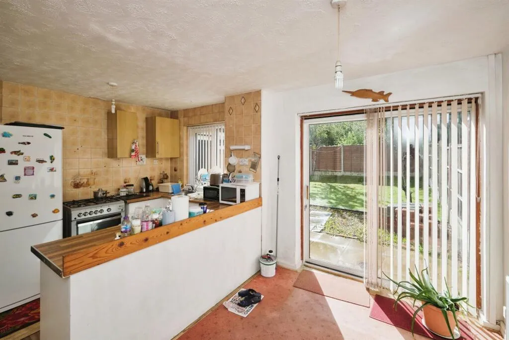 4 bed Semi-Detached