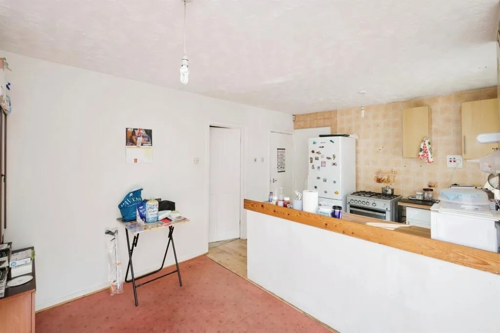 4 bed Semi-Detached
