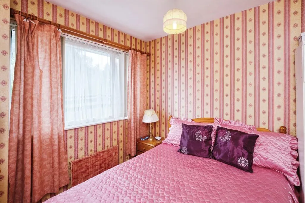 4 bed Semi-Detached