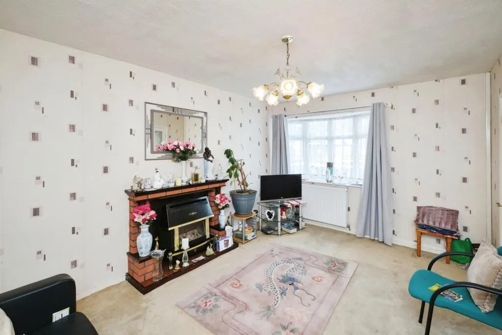 4 bed Semi-Detached