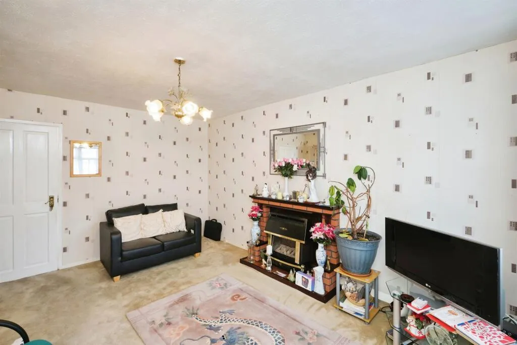 4 bed Semi-Detached
