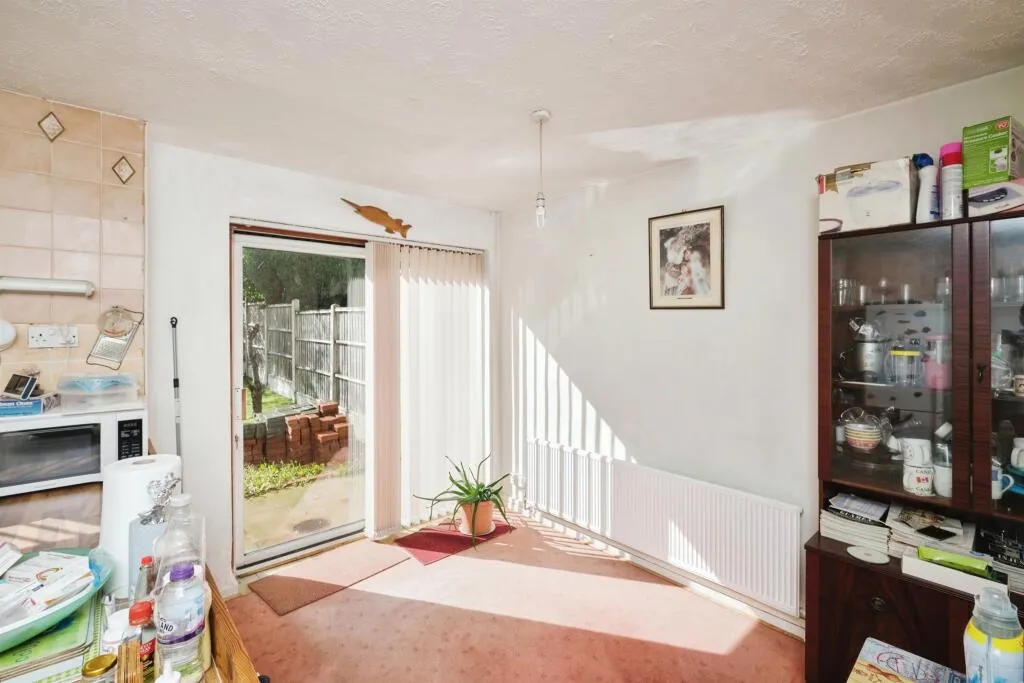 4 bed Semi-Detached