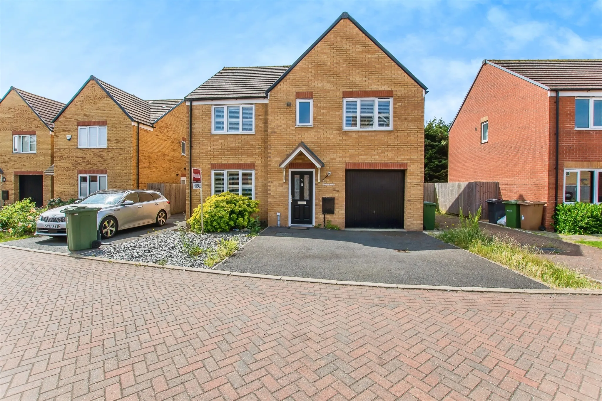 5 bed Detached