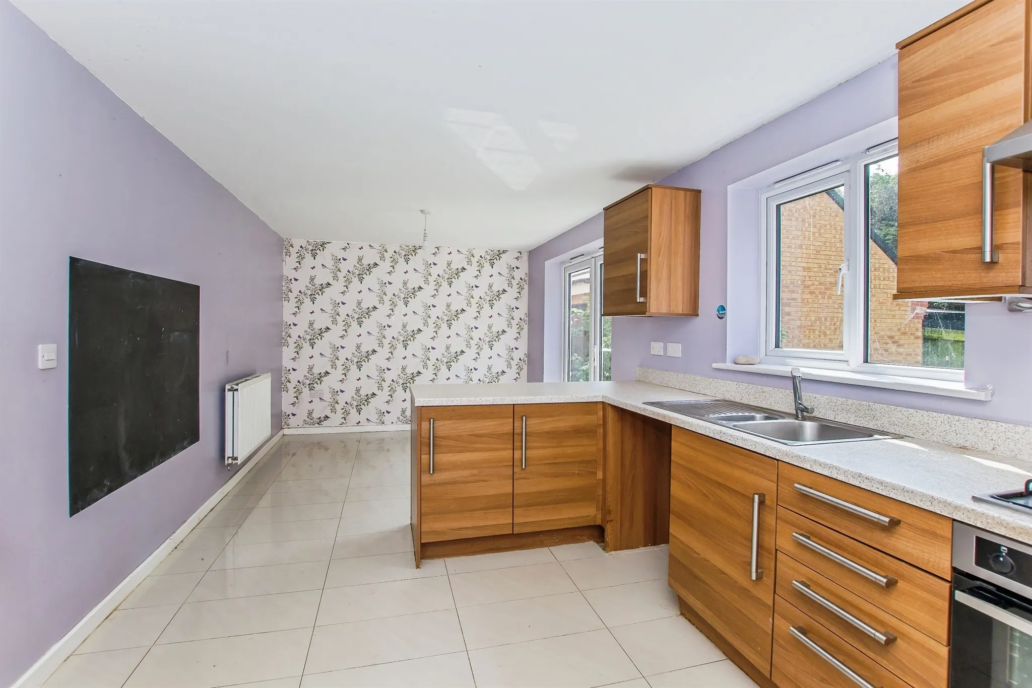 5 bed Detached